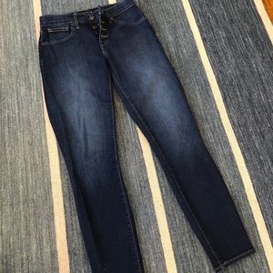 Lucky mid rise Ava skinny jeans.